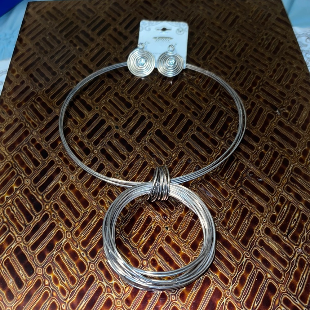 Silver Wire Necklace Set